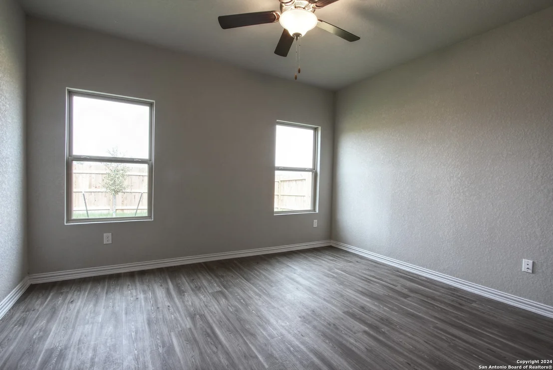 Photo of 5423 Devils Gate