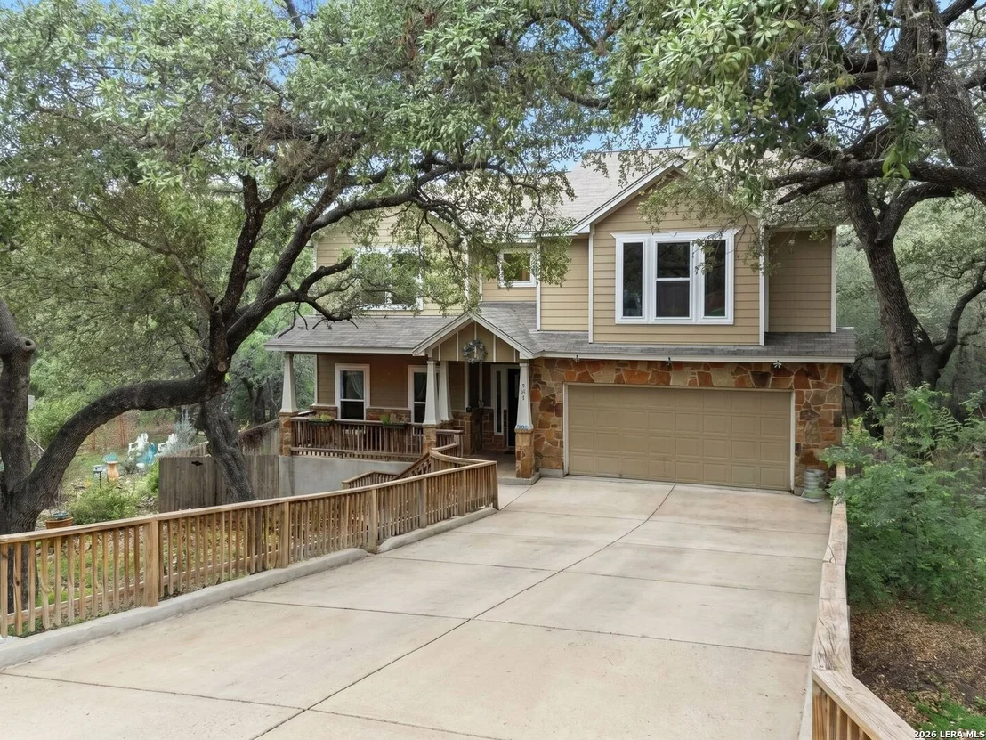 Photo of 703 STABLE GLEN DR