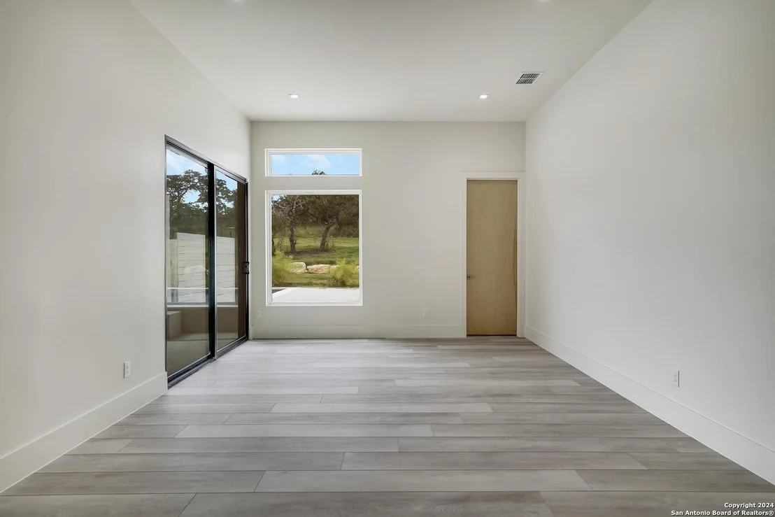 Photo of 25907 Morhiss Pt