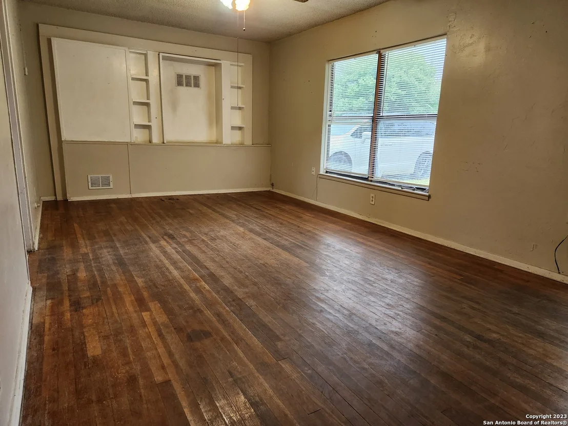 Photo of 414 SUMNER DR