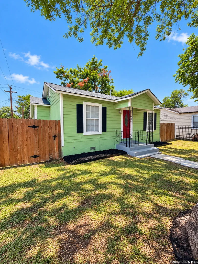 Photo of 1439 Alhambra