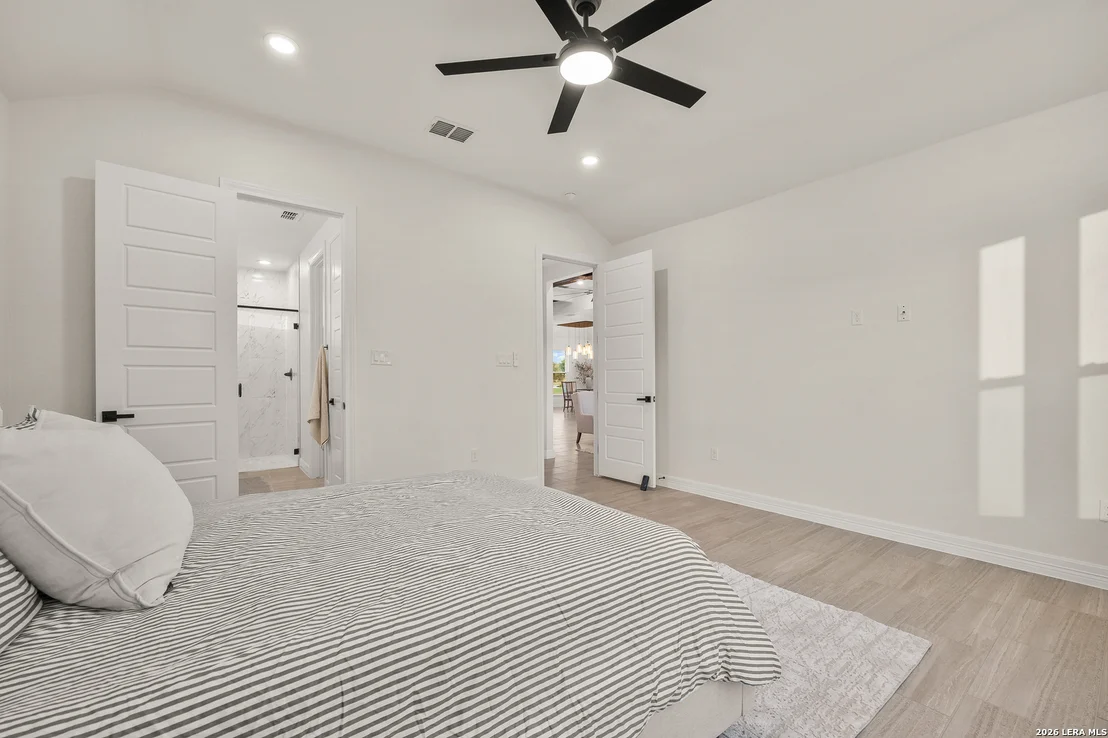 Photo of 100 W MEDIUM MEADOW DR