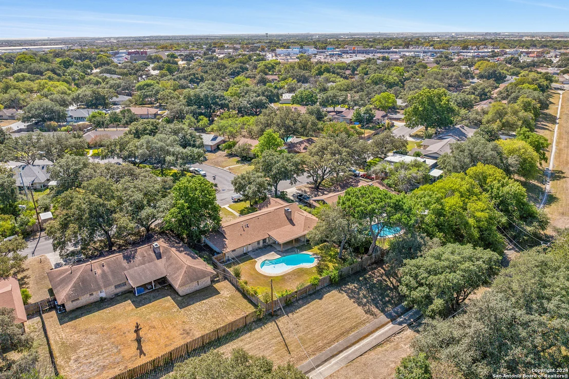 Photo of 449 GOLFCREST