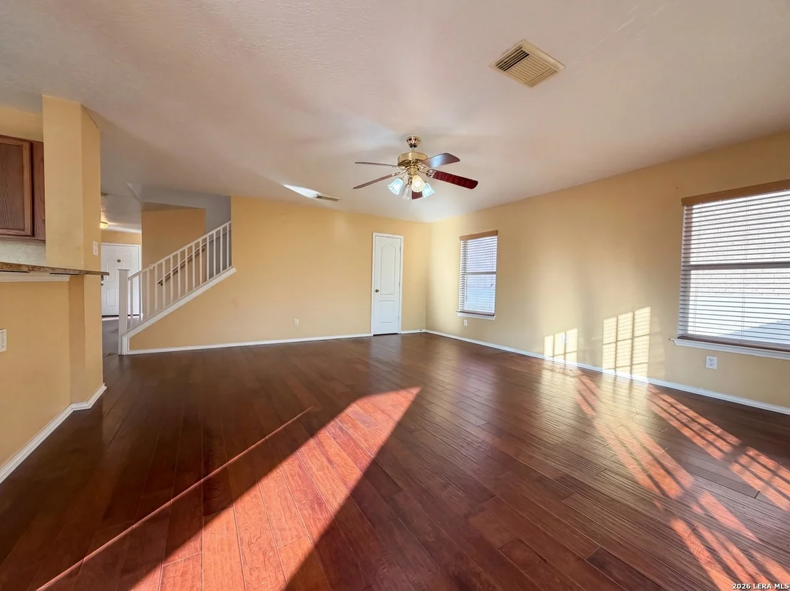 Photo of 121 SPRINGTREE FLD
