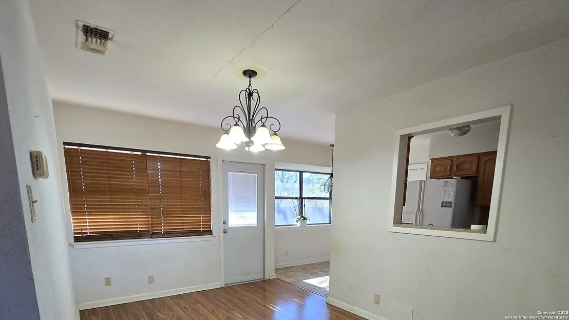 Photo of 4414 First View