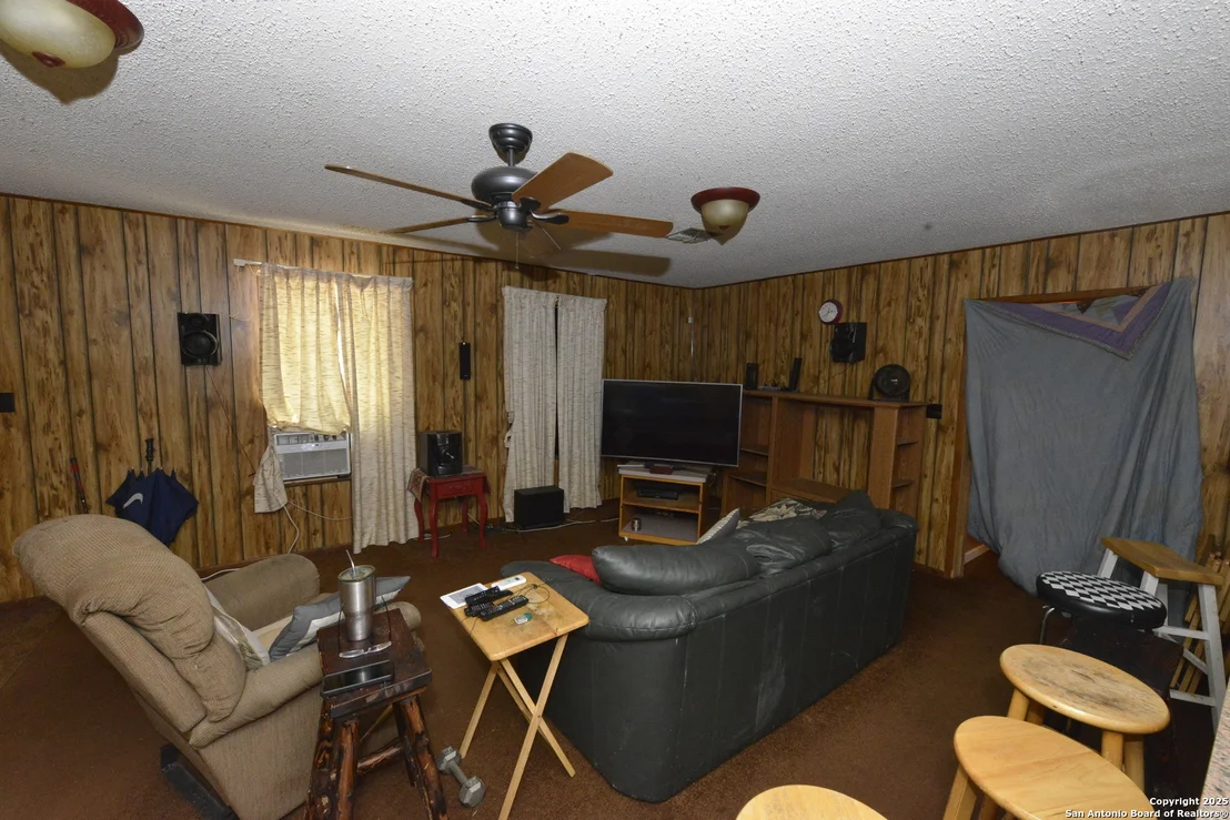 Photo of 633 Tolle