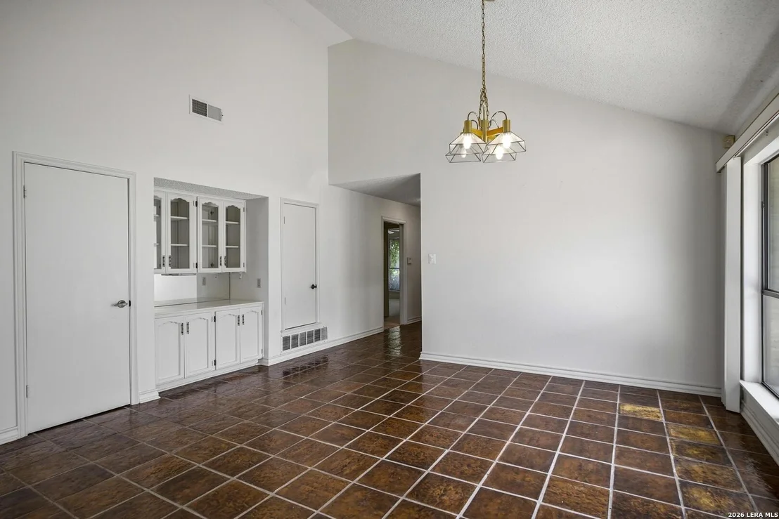 Photo of 3711 HUNTERS CIR