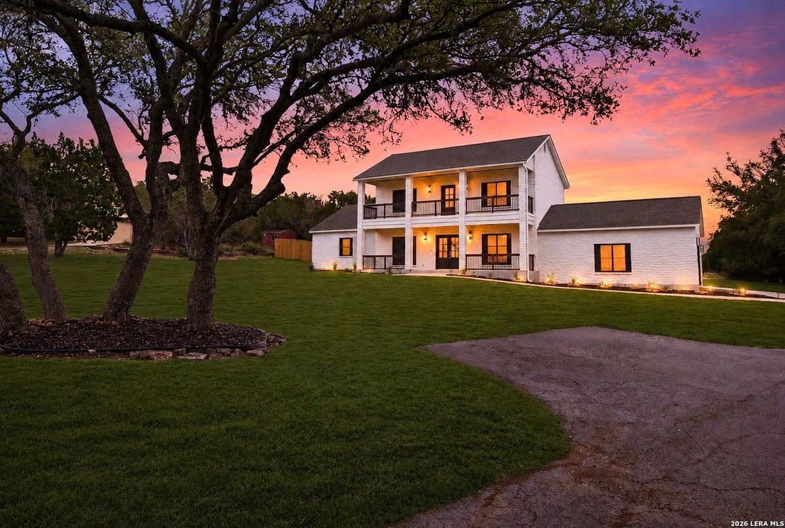 Photo of 150 LAKE VIEW DR