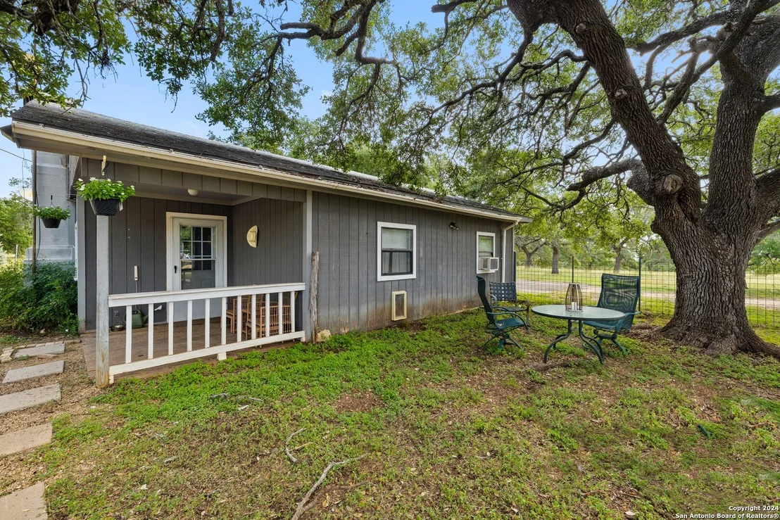 Photo of 6610 highway 290