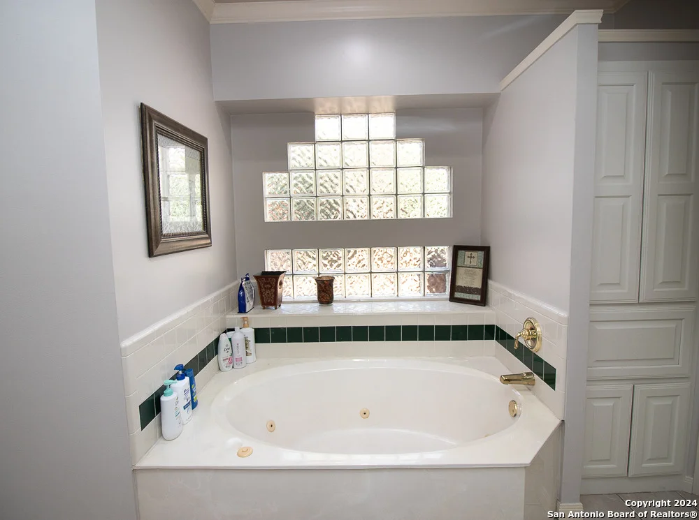 Photo of 8526 FAIRWAY TRACE DR