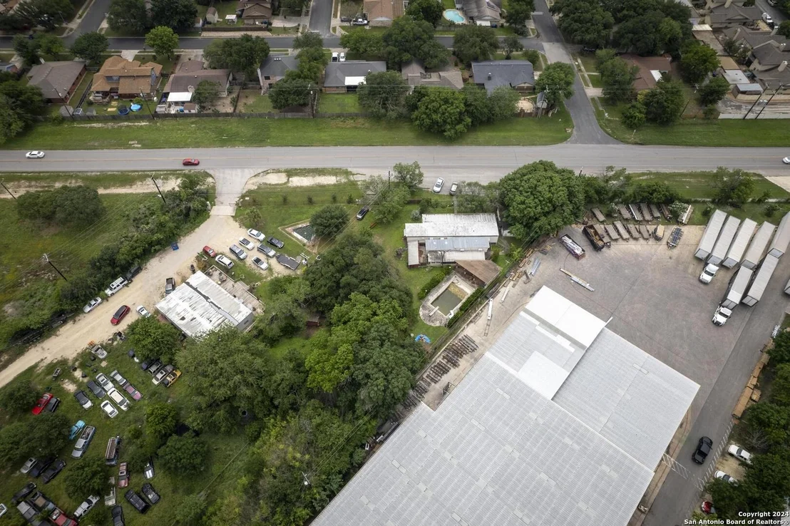 Photo of 5835 Randolph Blvd