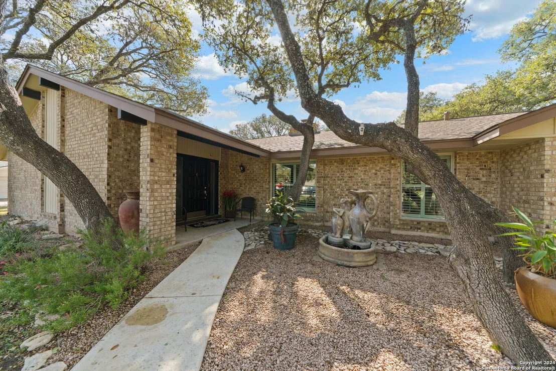 Photo of 140 GARRAPATA LN