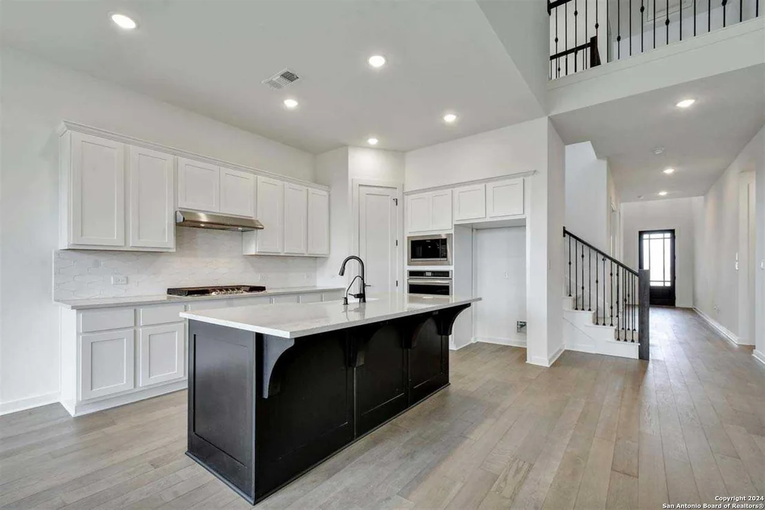 Photo of 5757 Huron