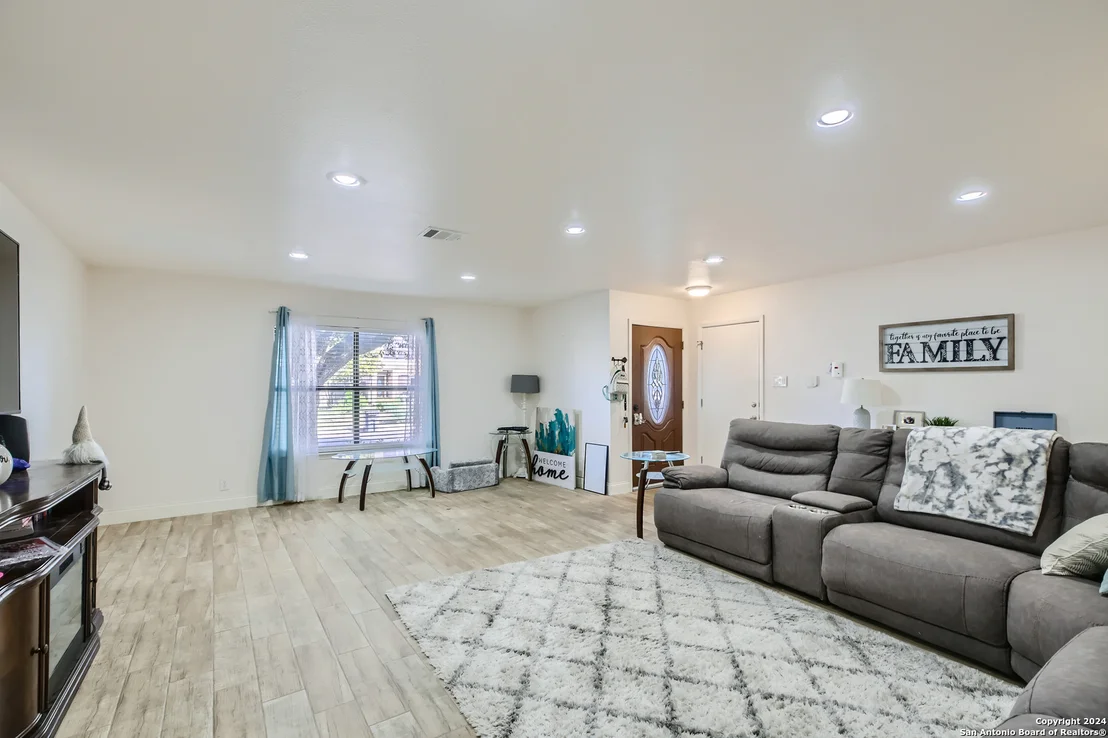 Photo of 9046 MANSFIELD