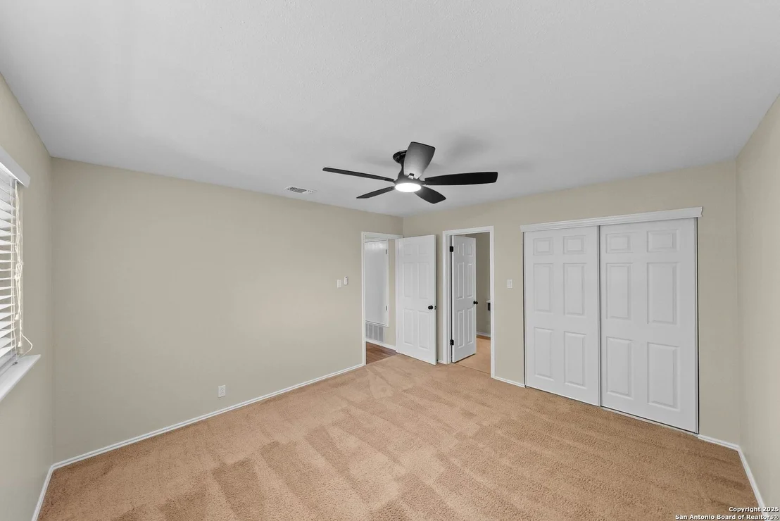 Photo of 15251 Oak Spring