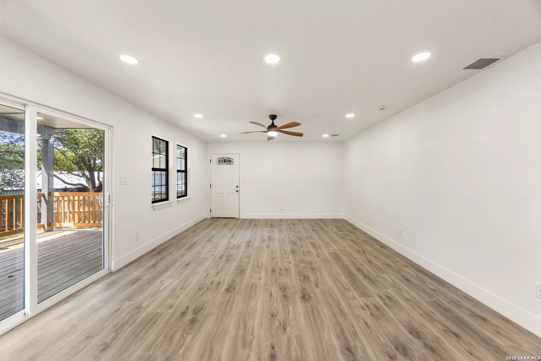 Photo of 327 RAINBOW DR