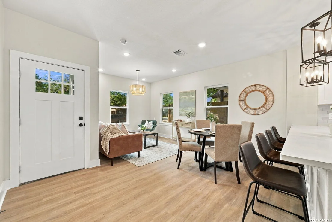 Photo of 237 Carle Ave