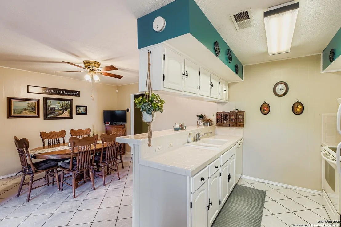 Photo of 6730 Desilu