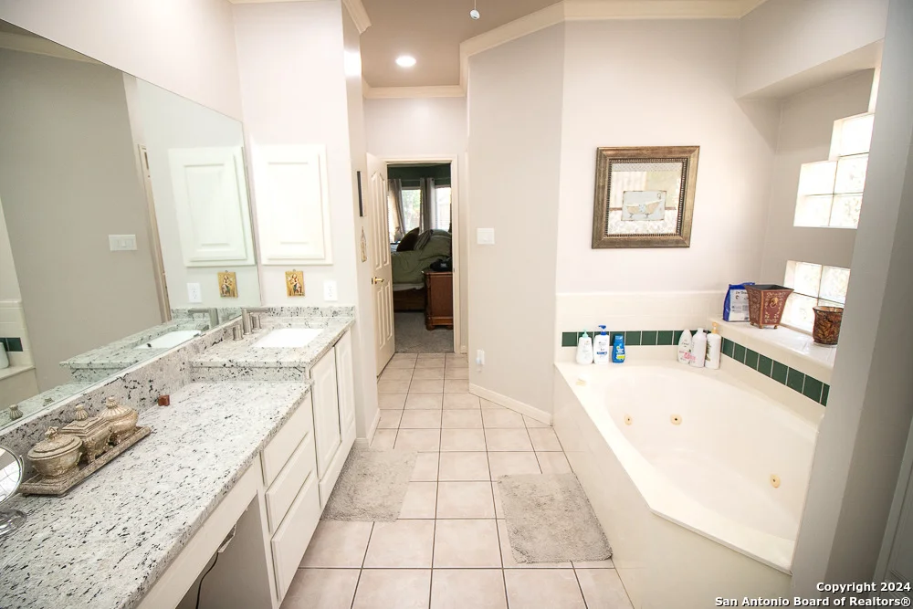 Photo of 8526 FAIRWAY TRACE DR