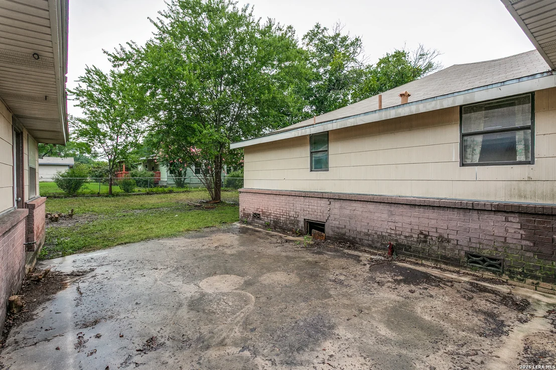 Photo of 12703 MIDDLE LN