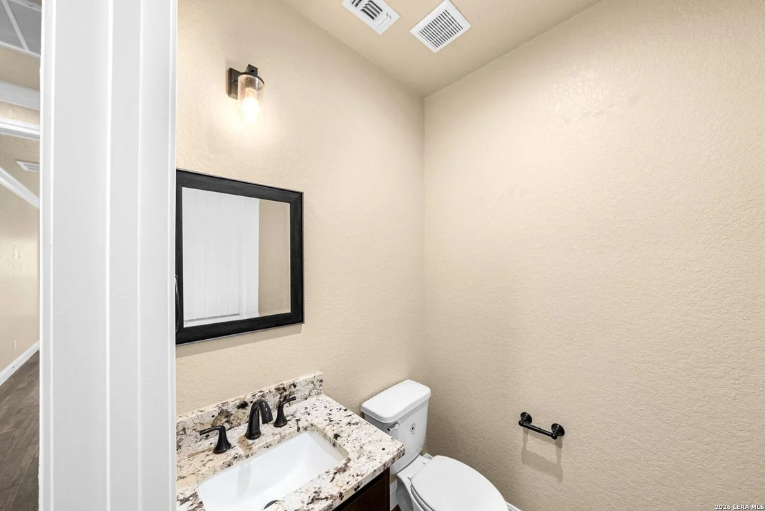 Photo of 1009 Bluebonnet Ln