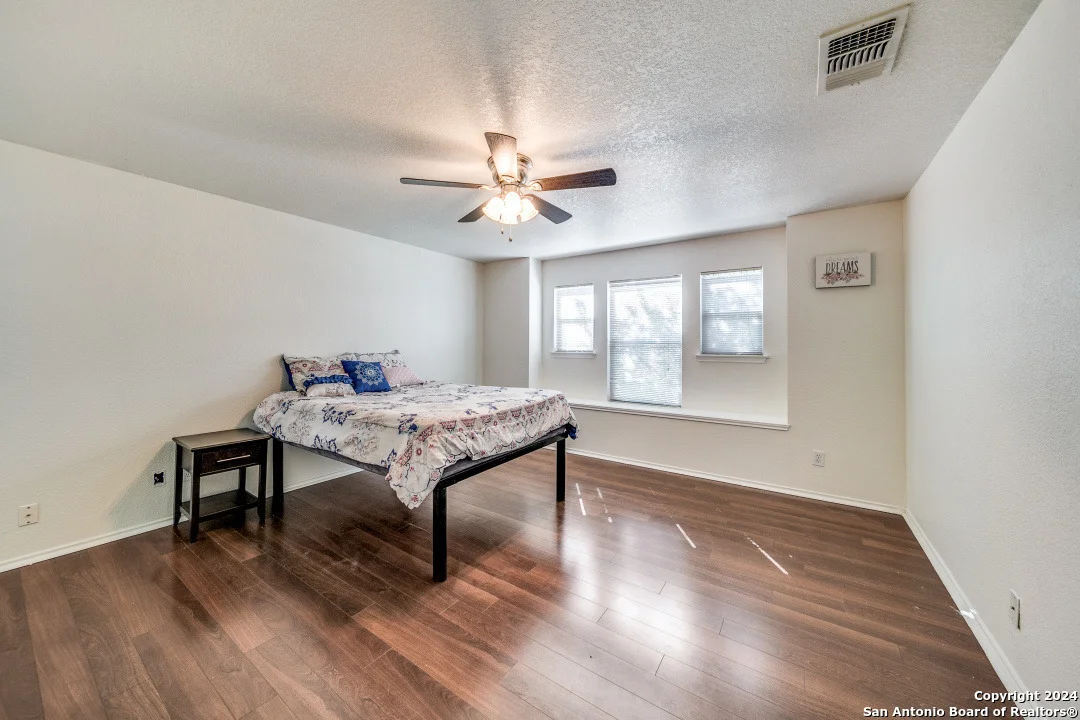 Photo of 4927 Ancient Elm