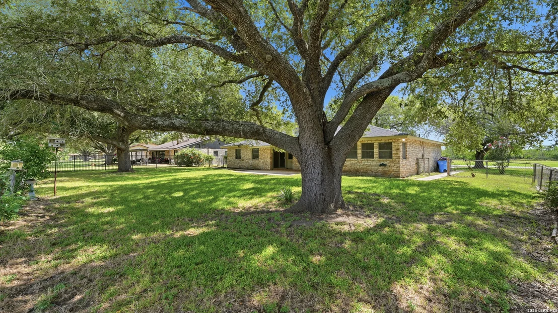 Photo of 603 RIVER OAK DR