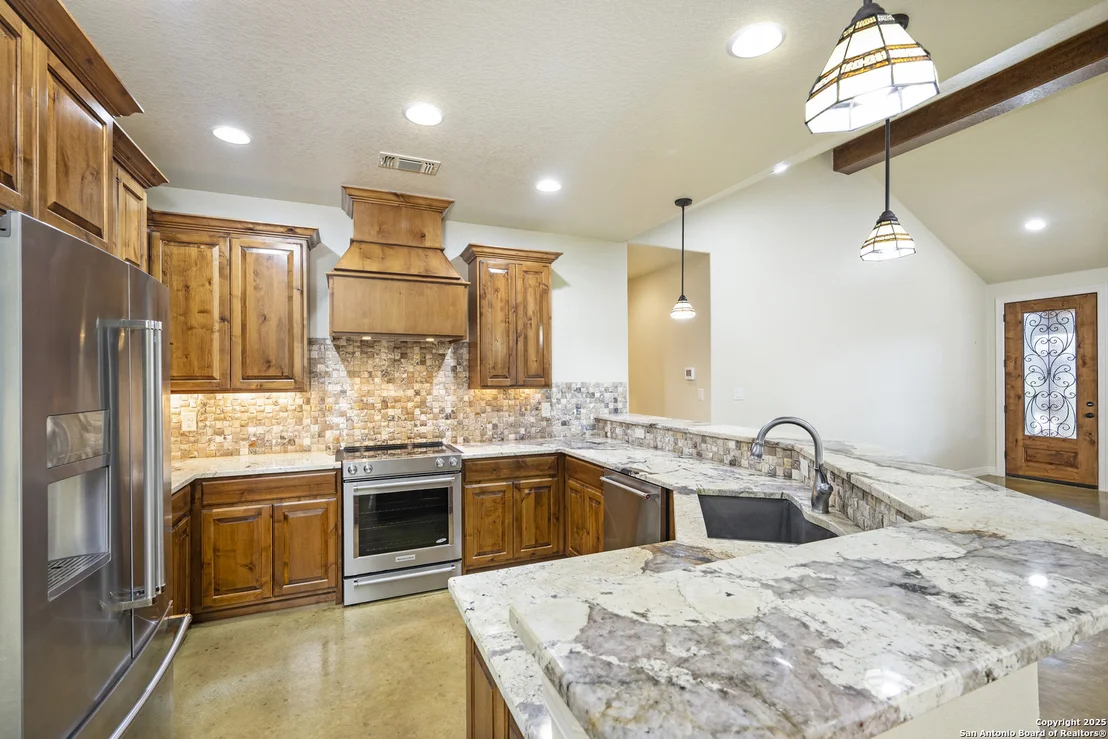 Photo of 103 Oak Forest