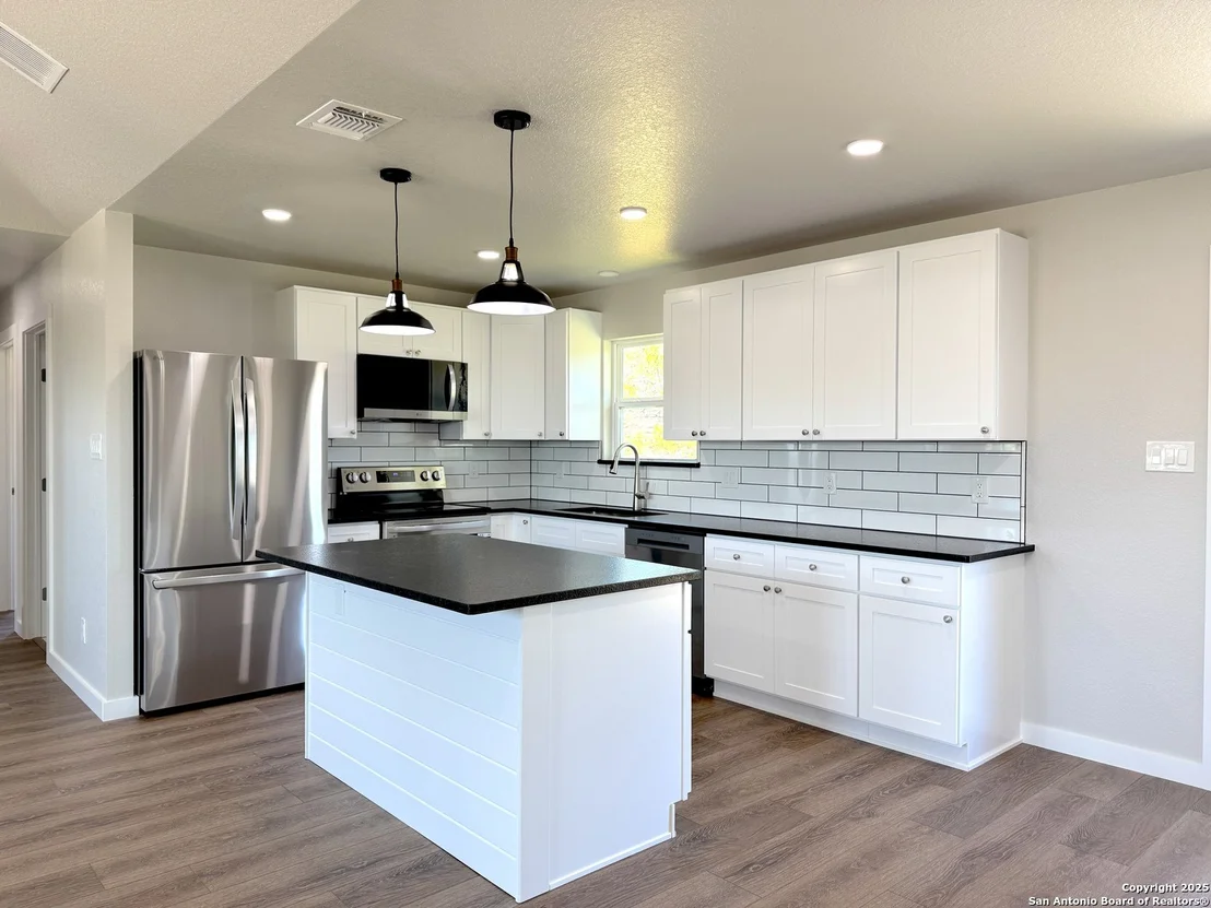 Photo of 1135 Southline