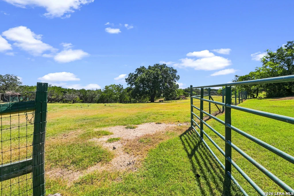 Photo of 103 Lariat Dr