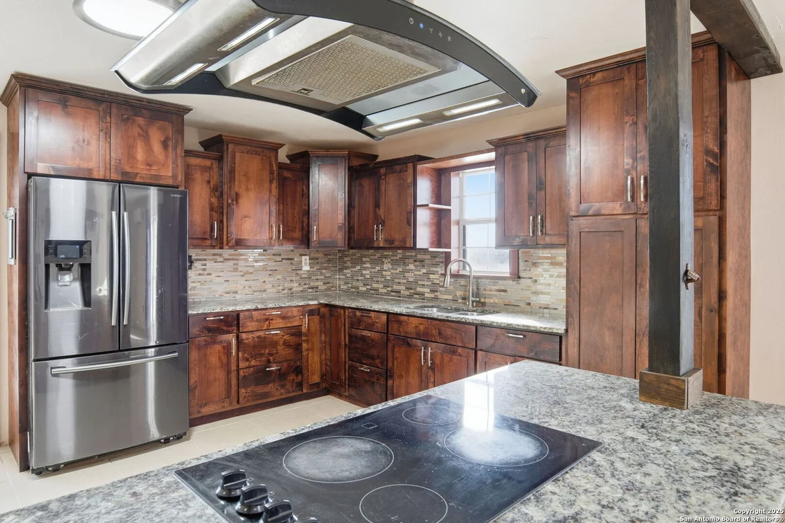 Photo of 1037 county road 7711