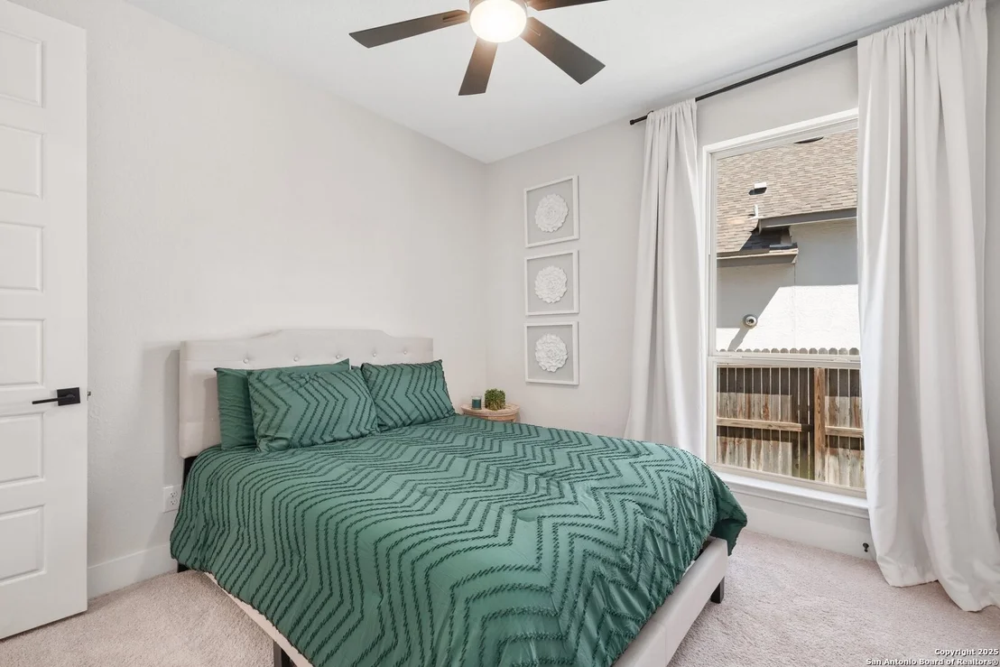 Photo of 1176 Cadogan Squire