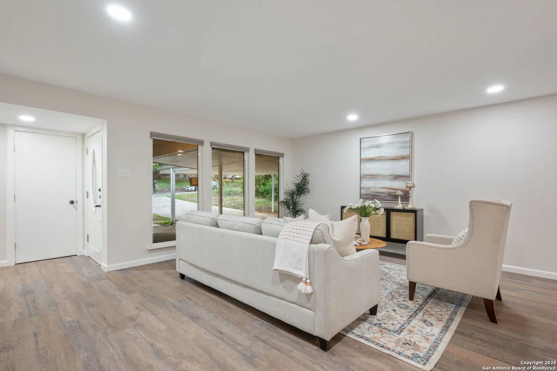Photo of 929 Morningside