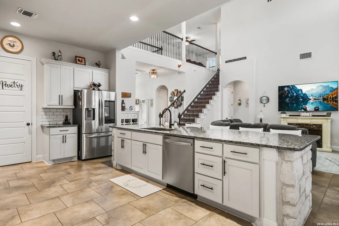 Photo of 417 BEE CAVES CV