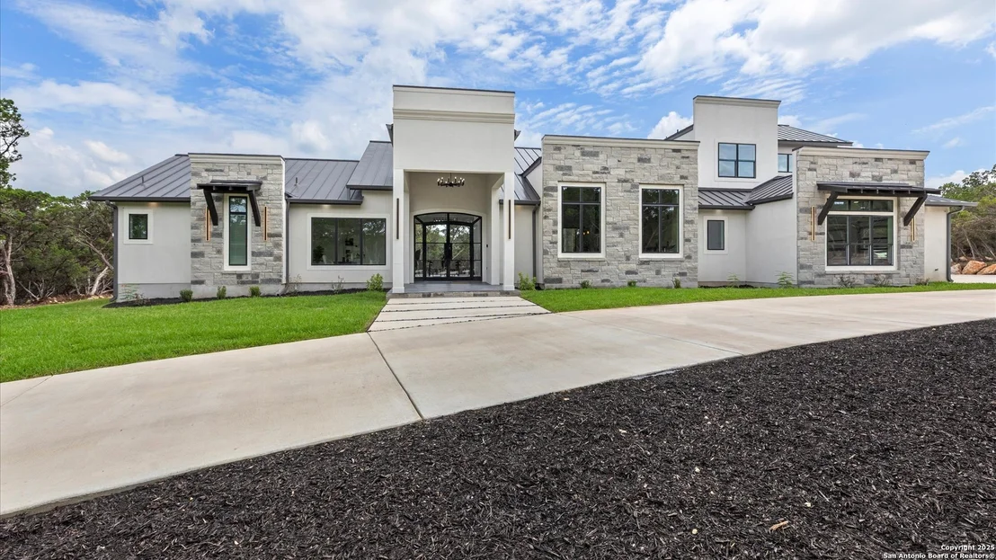 Photo of 22327 Scenic Loop Rd