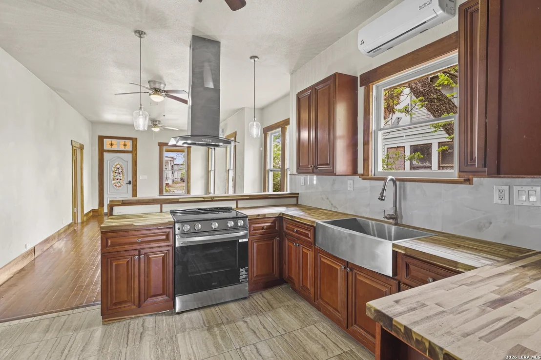 Photo of 235 CORNELL AVE