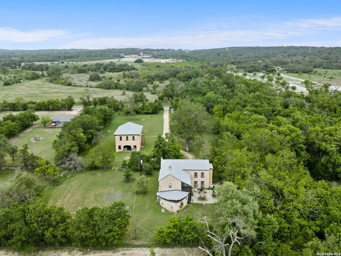 Photo of 426 RANCH ROAD 962 E