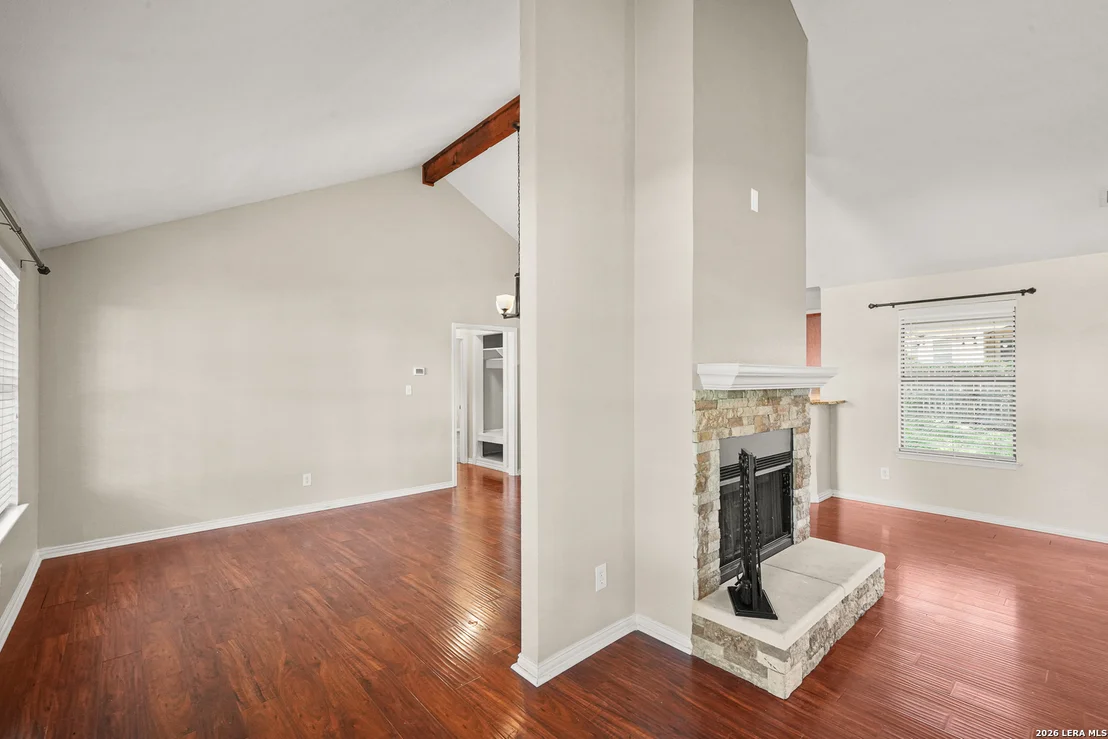 Photo of 1420 DEVIN DR