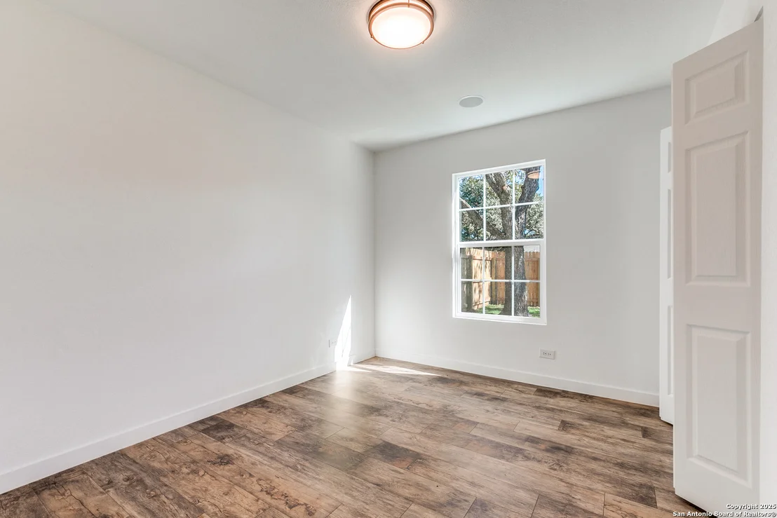 Photo of 112 Roundtree