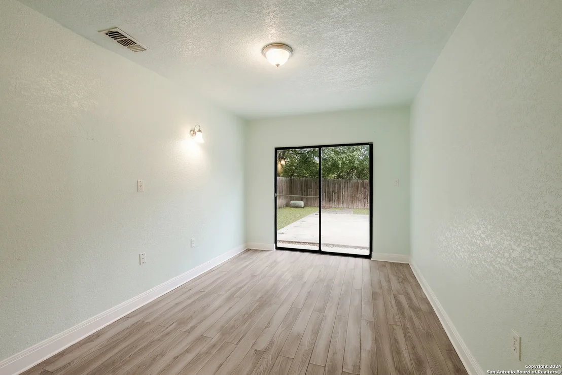 Photo of 2622 JOHNSON GRASS