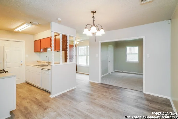 Photo of 7501 leafy hollow