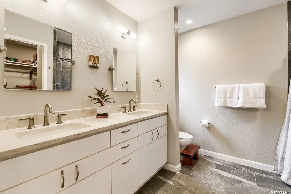 Photo of 527 Eleanor Ave