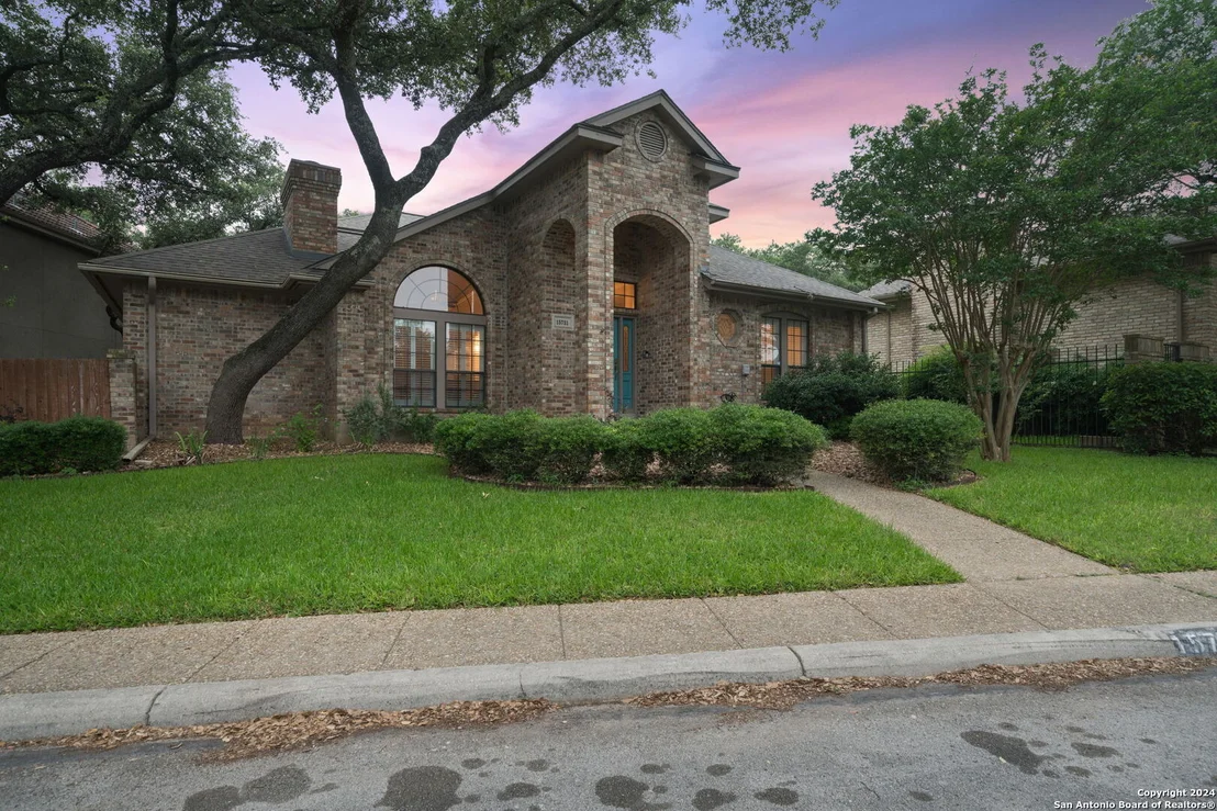Photo of 15731 DEER CREST