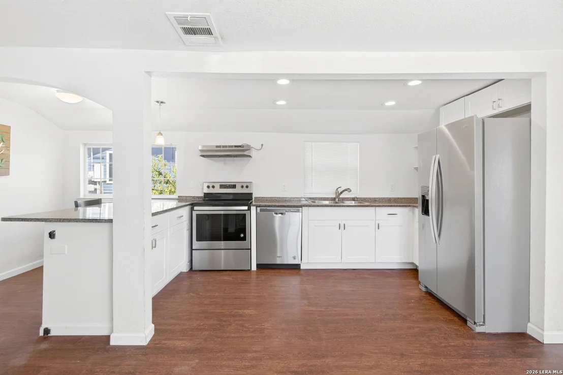 Photo of 363 W ANSLEY BLVD