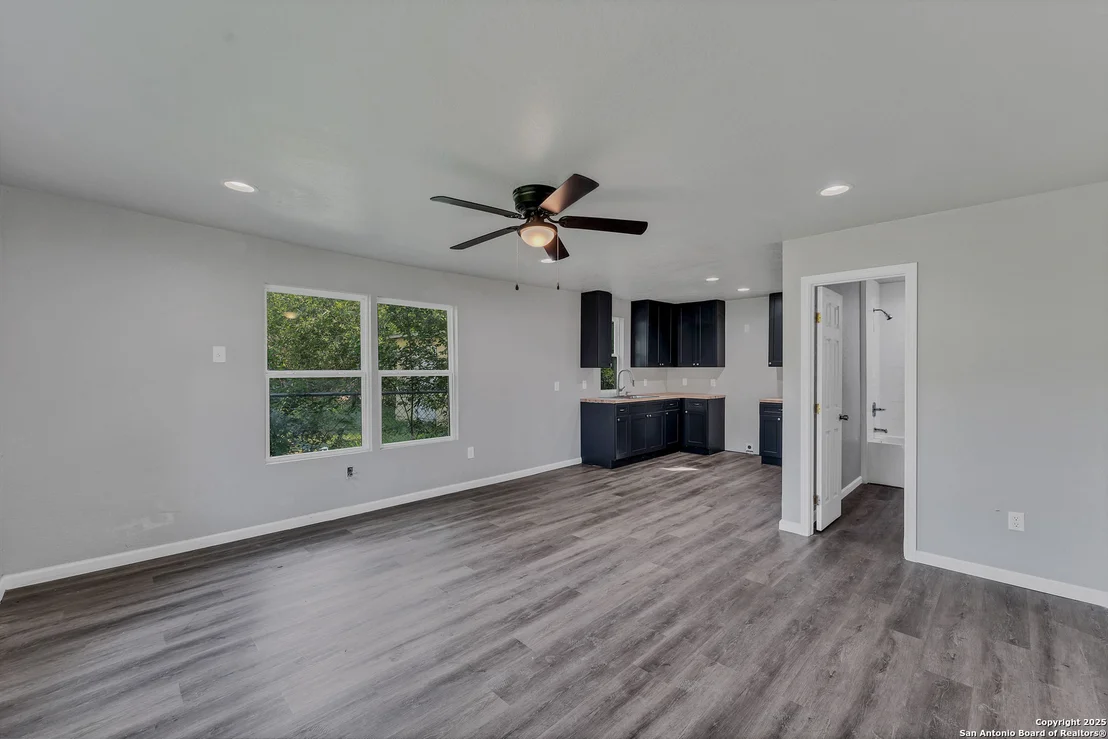 Photo of 1630 Allende