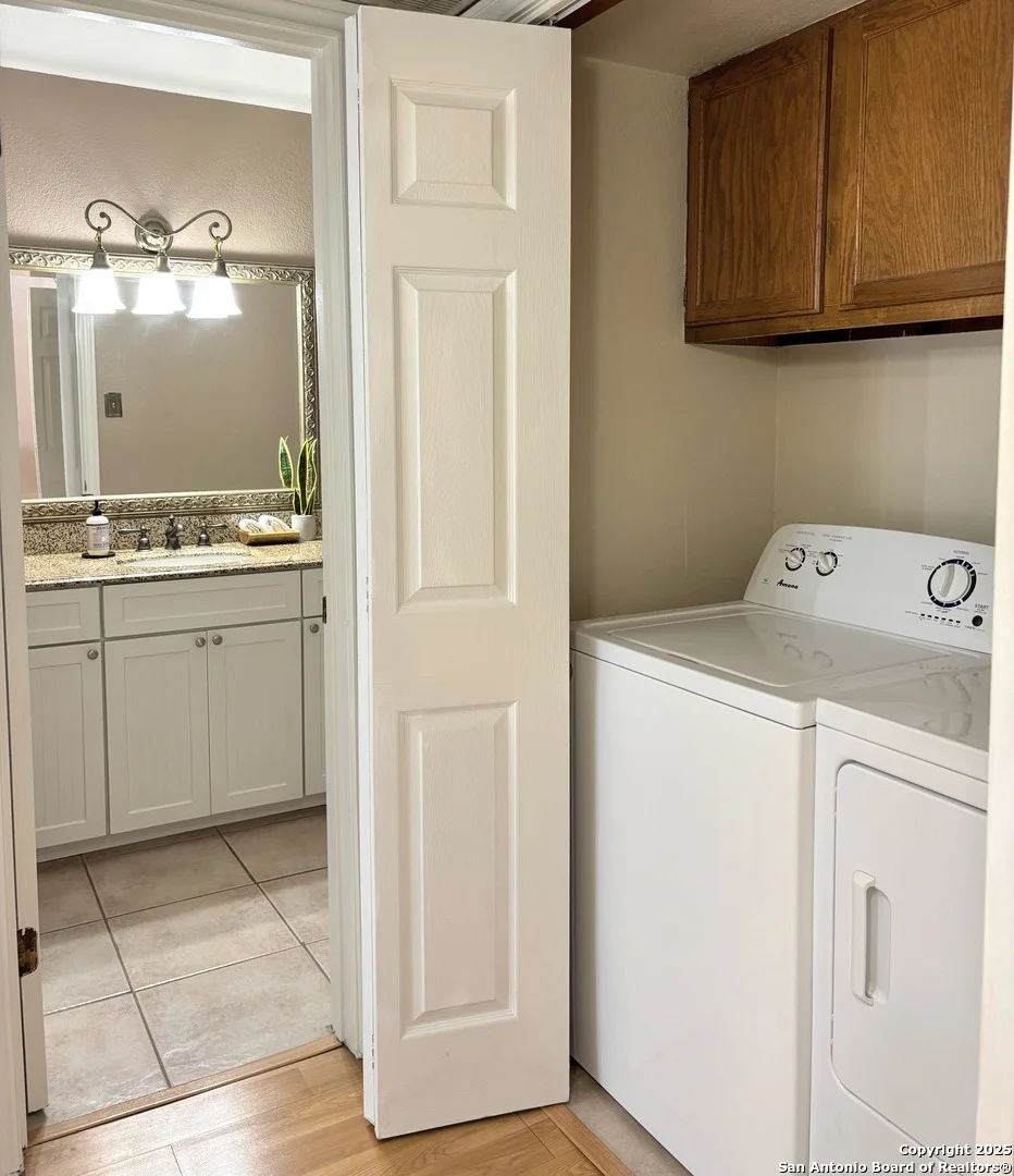 Photo of Unit 4 at 8611 Datapoint