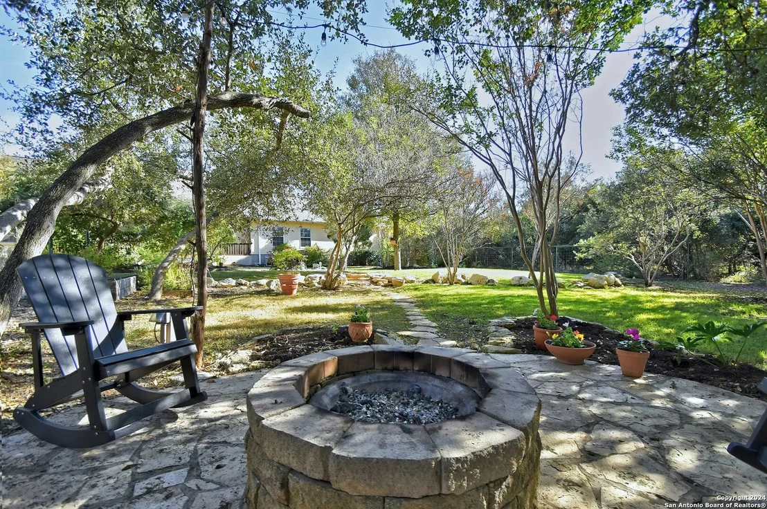 Photo of 25827 White Eagle Dr