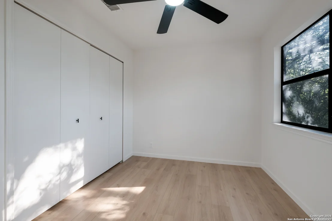 Photo of 1402 Brook Meadow