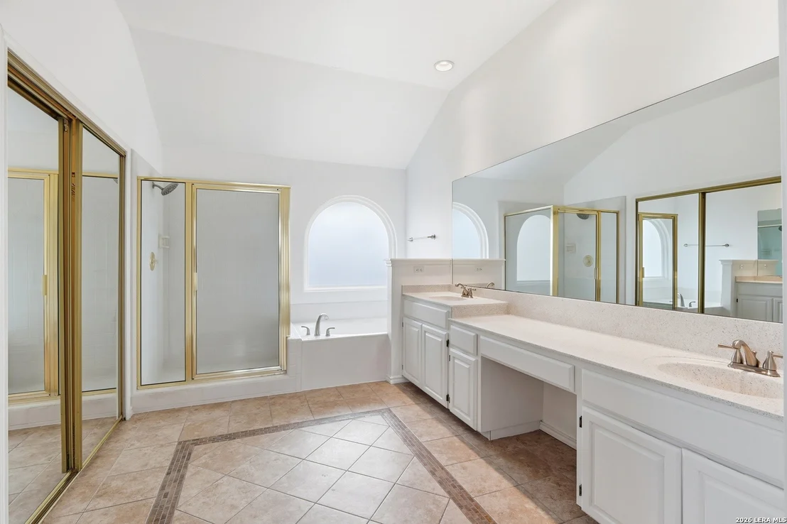 Photo of 602 Lightstone