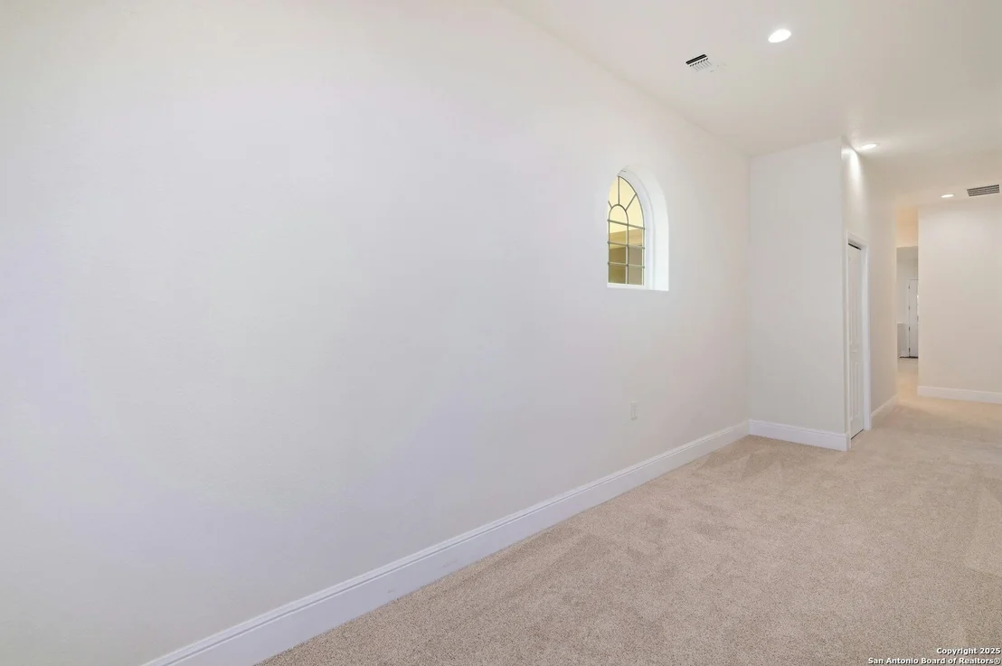 Photo of 105 N Micah Andrews